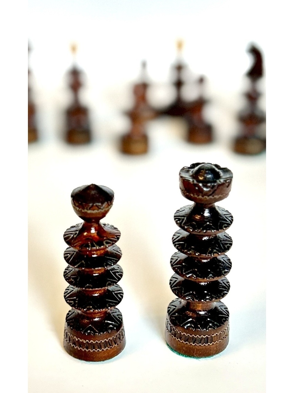 Wooden Chess Set 'Saint George' Style with Metal Inlay & Pyrography Incomplete - Picture 5 of 16